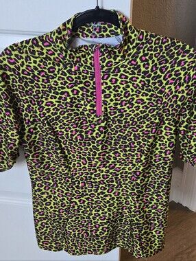 Tzu Tzu Pink & Neon Animal Print runched short sleeve top. Fitted bodice. Med.